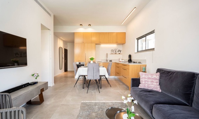 Tel Aviv Apartamento | Stylish Apartment with Cozy Vibes by Sea N Rent