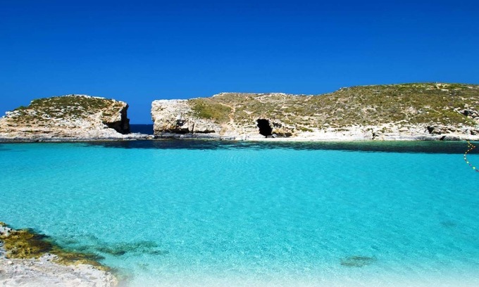 Bugibba Apartamento | Stylish, Bright and Airy Apart in Central Bugibba