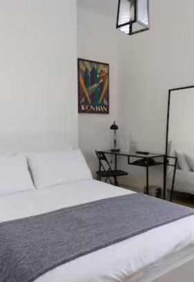 Preston Casa | Stylish Double Room in City Centre - Shared Bathroom - Parking