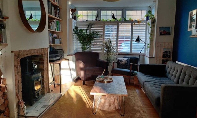 High Street Casa | Stylish East London Home with a Wood Burner+Garden