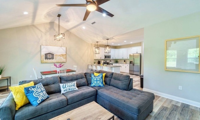 Dothan Casa | Stylish & Modern Dothan Getaway Mins to Downtown!