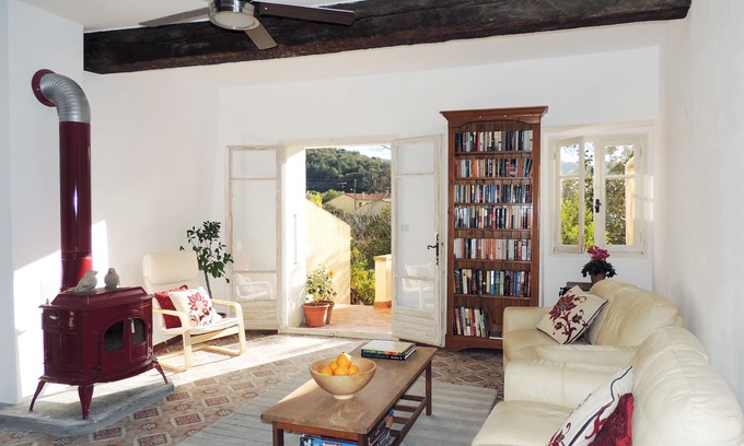 Maureillas-Las-Illas Casa | Elegante, espaciosa casa de pueblo con jardín soleado y vistas fabulosas,