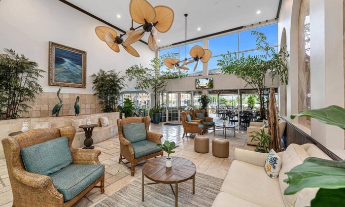 Redevelopment Area Complejo | Stylish Stay near Tin City! 2 Bay View Accommodations! Heated Outdoor Pool!