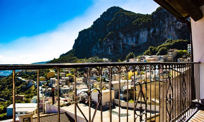 Ulassai Casa | "Su Terrassu" Hermosa casa típica de Cerdeña con 6 camas.