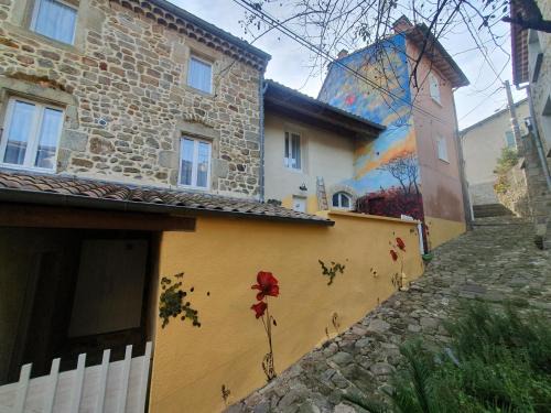 Labegude Casa | Sud Ardèche AUBENAS, VALS LES BAINS, LABEGUDE, Chambres d'hôtes Bensylv' entière privatif de 130 M2 4 lits 3 chambres pour 4 adultes et 2 enfants