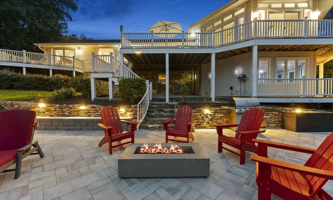 Leasburg Casa | Sueños Hyco Lakeside Retreat - 19 min to VIR / 39 min to Caesars Casino