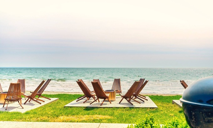 Wainfleet Cabaña | Suite 204: Beautiful 3-Bedroom Beachfront Townhouse