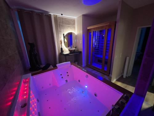 Quimperle Apartamento | Suite KalypsÔ, romantisme, balnéo et sauna privé