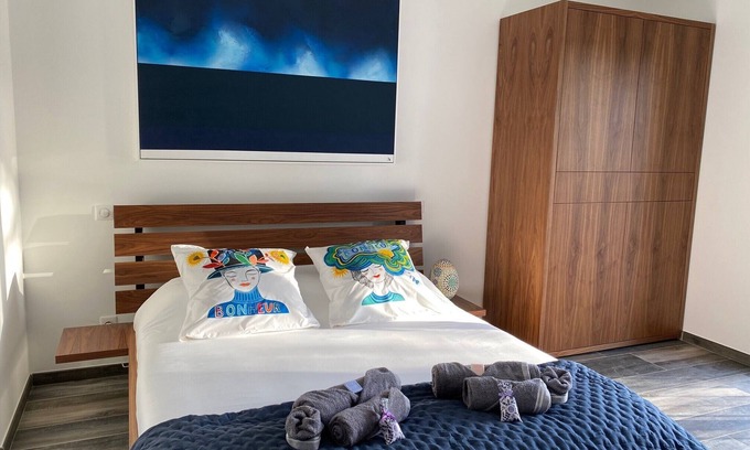 Saint-Paul-en-Foret Cama Y Desayuno | Suite Kean Climatisée vue Piscine au Calme Dans le Var