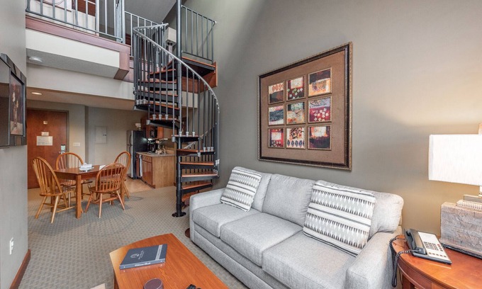 Thayerville Apartamento | Suites at Silver Tree: A311 One Bedroom & Loft Lake View