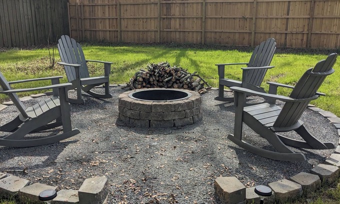 Ladson Casa | Summervilla ~ an acre oasis 10 min from downtown