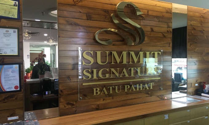Pegawai Hotel | Summit Signature Hotel Batu Pahat