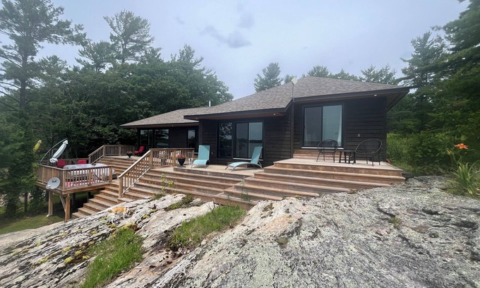The Archipelago Casa | Sunset Heights: Modern Rustic Oasis on Georgian Bay