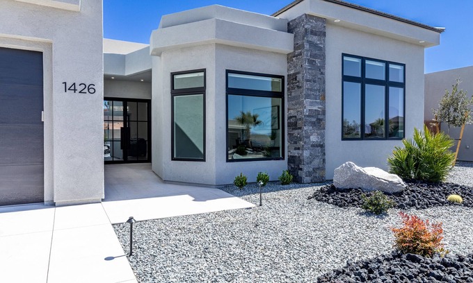 Washington Casa | Sun Seeker 2 Bedroom Home by RedAwning