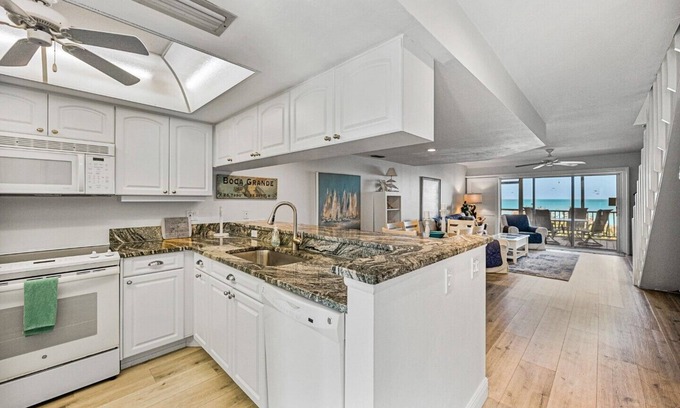 Boca Grande Casa | Sundown 26 - Beachfront - 2 bed / 2.5 Bath - Close to Boca Grande Village - Sleeps 4