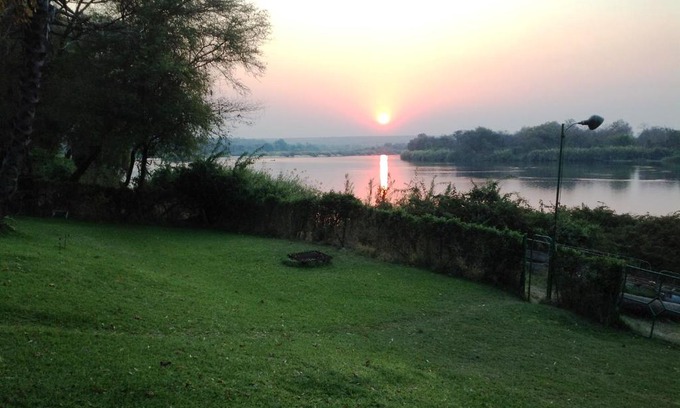 Matabeleland North Cabina | Sundowner Lodge