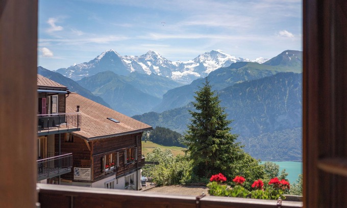 Beatenberg Condominio | SUNGALOW Beatenberg- Panoramic Vintage-Chic Chalet with Gourmet Kitchen