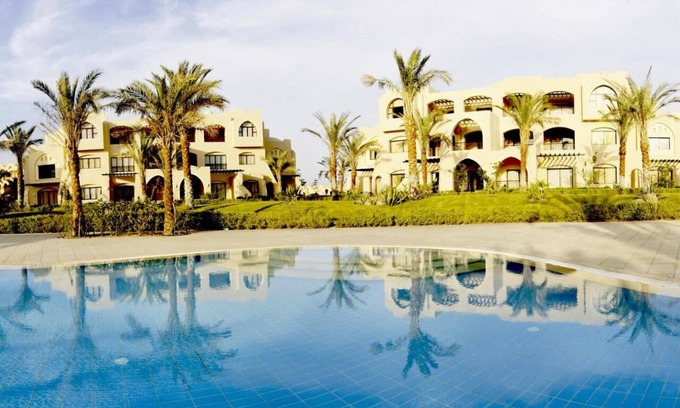 Makadi Bay Complejo | Sunny Garden View in 4 One-Bedroom Suites | Pools, Beach & Tennis Access