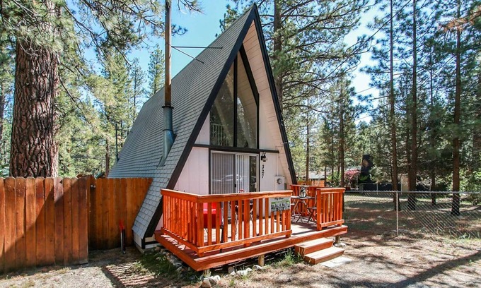 Big Bear City Cabaña | Sunrise Cottage-1800 by Big Bear Vacations