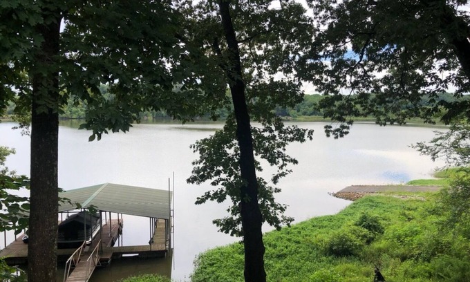 Camden Casa | Sunset Cove - Beautiful waterfront - Relax & Unwind on the KY Lake - TN River