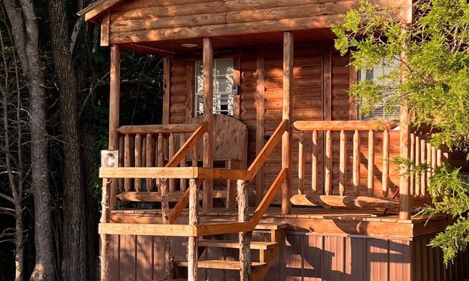 Fayetteville Cabina | Sunset Hillside Cabin "C" on Horse Farm w/ Hiking