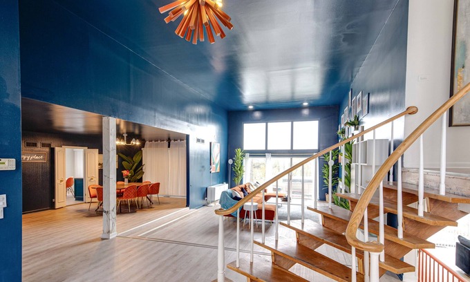 Highland Park Casa | Sunset Manor: Opulent Mansion, Ultimate Serenity Awaits