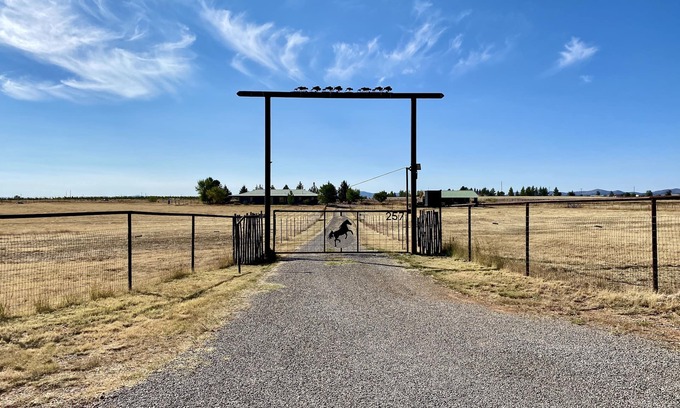 Elgin Casa | Sunset Ride Ranch /Foreman's house