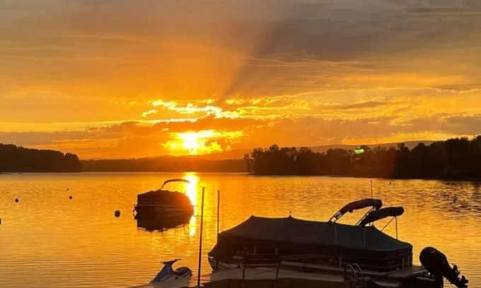 Broadalbin Casa | Sunsets on the Great Sacandaga Lake Rentals