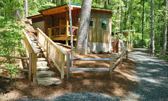 Weaverville Cabaña | Sunshine Daydream Cottage-Natural Setting in Town