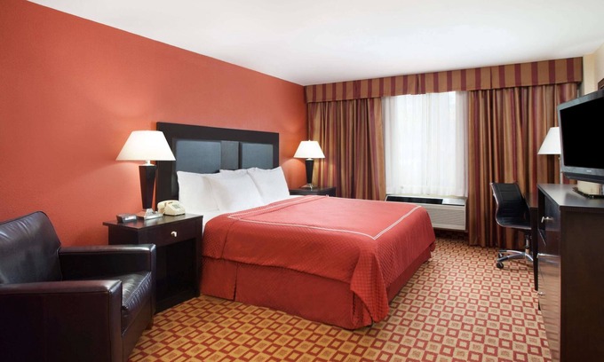 Northlake Hotel | Super 8 by Wyndham Chicago Northlake O'Hare South