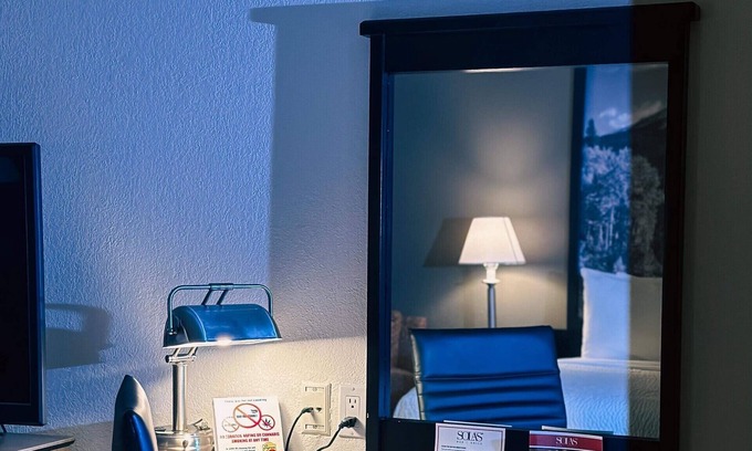 Dawson Creek Hotel | Super 8 by Wyndham Dawson Creek