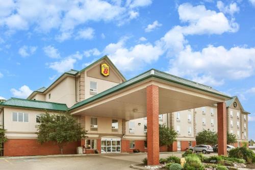 Southside Hotel | Super 8 by Wyndham Edmonton South