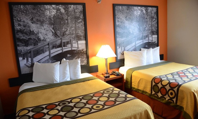 Fairgrounds Hotel | Super 8 by Wyndham Louisville/Expo Center