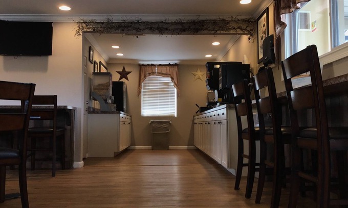 Mifflinville Hotel | Super 8 by Wyndham Mifflinville Near Bloomsburg