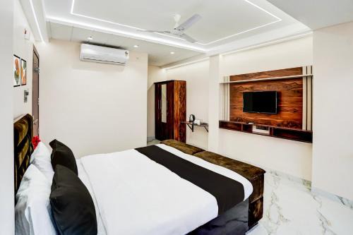 Indore Hotel | Super Collection O Ganeshpuri Indore