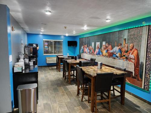 Crete Hotel | Super Star Inn & Suite Lincoln Crete