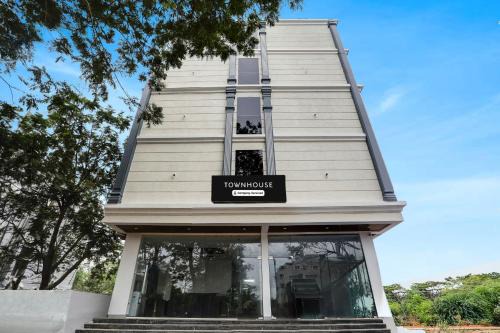 Shamshabad Hotel | Super Townhouse Shamshabad Near Airport