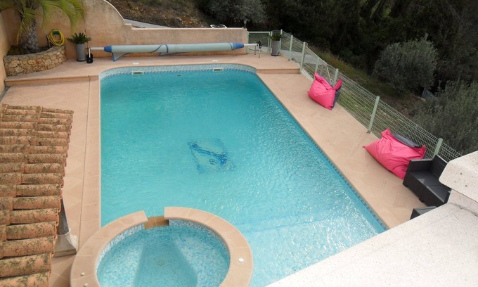 Vidauban Casa | Magnífica villa en Provenza Impresionante vista Jaccuzi piscina climatizada de mayo a octubre