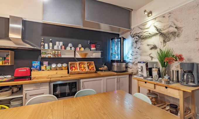 Rione XVI Ludovisi Cama Y Desayuno | SuperDAB