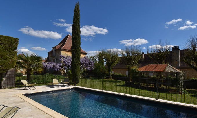 Domme Casa | Superior property belongings to the Kubrick's family, heated pool, set IN Domme