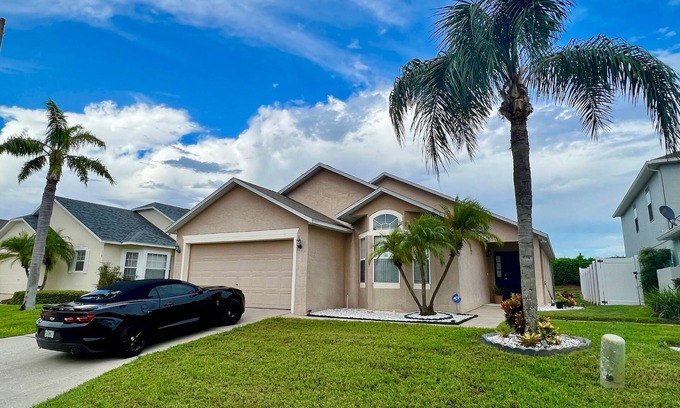 Westbury Casa | Superior Westbury 4BR House near Disney Parks