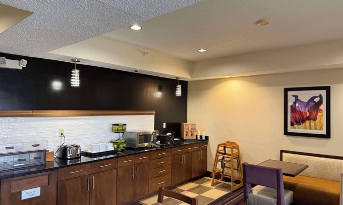 Forsyth Hotel | SureStay by Best Western Forsyth Decatur