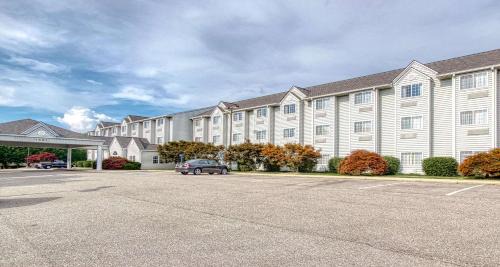 Christiansburg Hotel | SureStay Hotel by Best Western Christiansburg Blacksburg