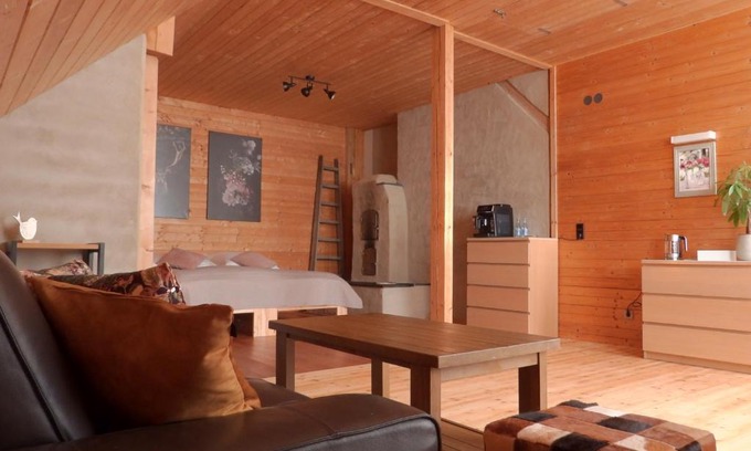 Bruchweiler Cabina | Susanna NEU mit Netflix Traveller Awards 2025