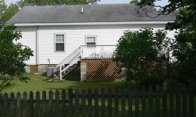 Swansboro Cabaña | Distrito Histórico de Swansboro 2BR / 2 BA - A pie hasta el agua / Restaurantes $ 450 - $ 849