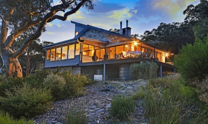 Woodford Casa | Sydney View - 70km from Sydney; 1000km from care!