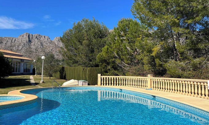 Beniarbeig Villa | T-0124 Acogedora casa en una residencia tranquila