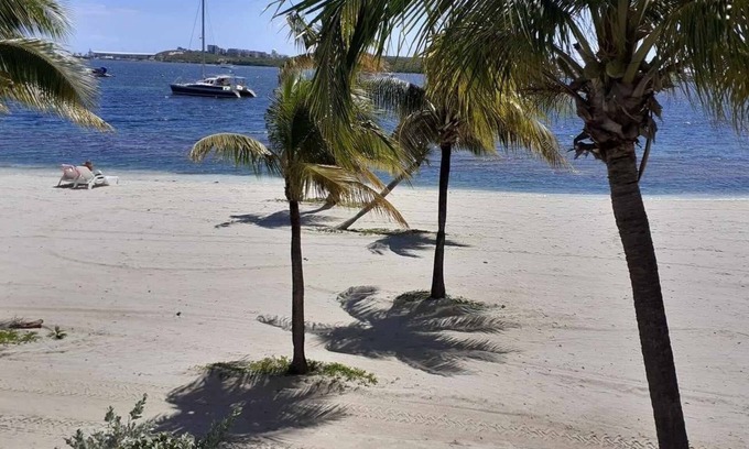 Les Terres Basses Apartamento | T2 for rent with view of Nettlé bay
