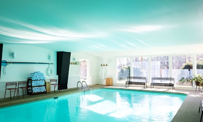 Stowe Area Hotel | Tälta Lodge | 2 Deluxe Rooms with Double Queens | Near Stowe Golf Course