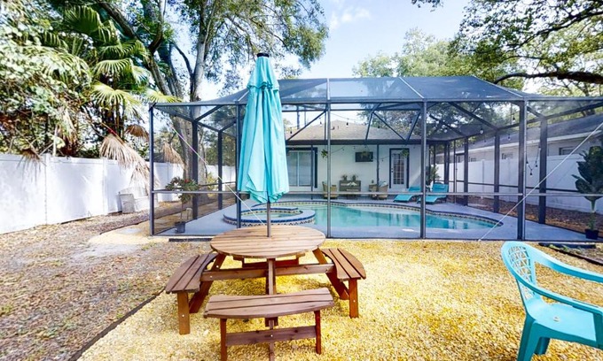 Old Seminole Heights Casa | Tampa Poolside Bungalow